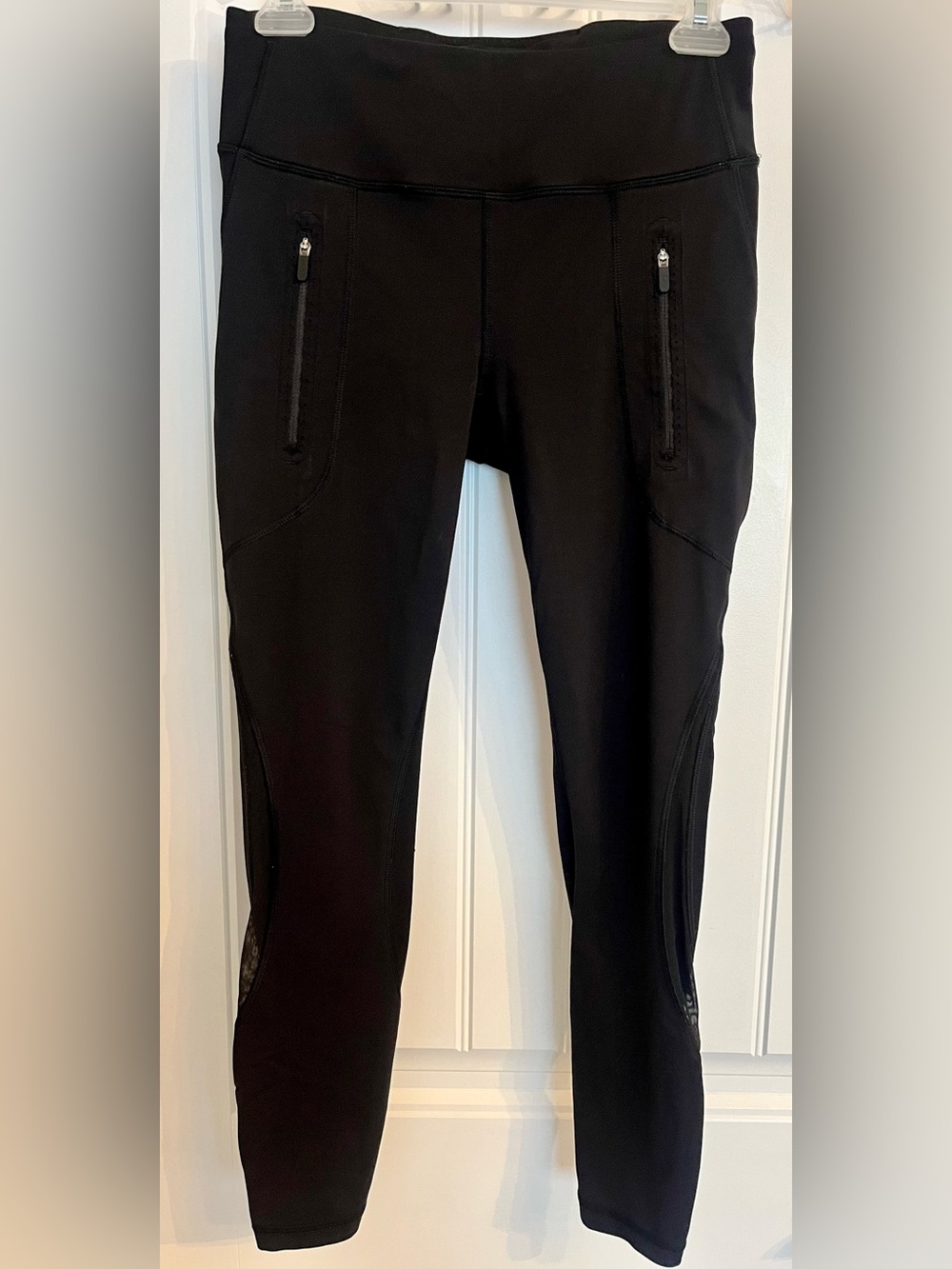 Lululemon Invigorate 7/8 Tight in Black - Size 6